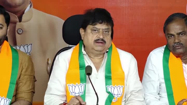 మోదీ 25 ఏళ్ల ప్రజాసేవపై రాంచందర్ రావు ప్రశంసలు