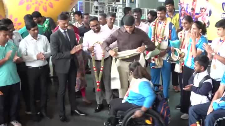 పారా ఆసియా క్రీడల పతక విజేతలకు ఘన స్వాగతం
