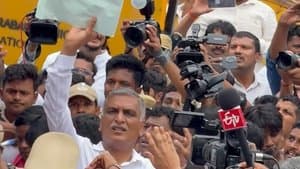 తెలంగాణ భవన్ వద్ద హరీష్ రావు అరెస్ట్.