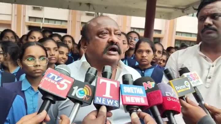 విద్యను కార్పొరేట్ రంగానికి కట్టబెట్టవద్దు