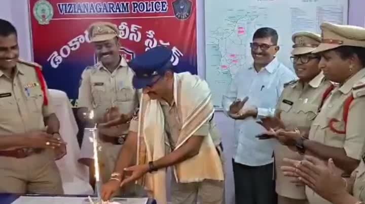 కానిస్టేబుల్ శ్రీనుకు ప్రమోషన్ - Udayam