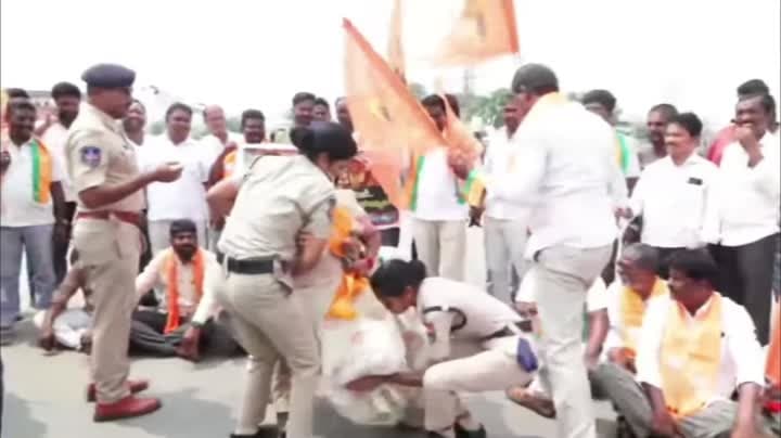 బీజేపీ నేతల అరెస్ట్.. పీటీసీకి తరలింపు