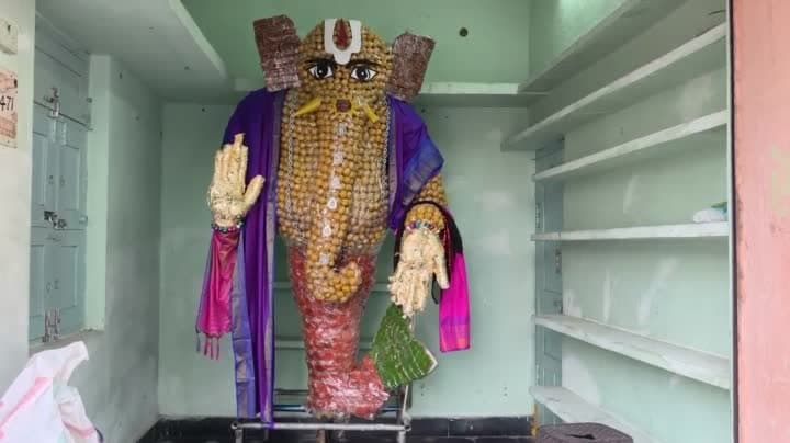 పామిడిలో వెరైటీ వినాయకుడు - Udayam
