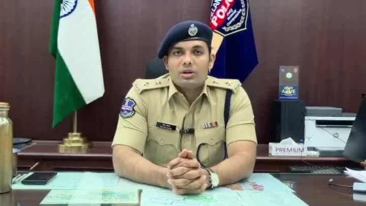 బందోబస్తు మధ్య సీఎం సిరిసిల్ల పర్యటన
