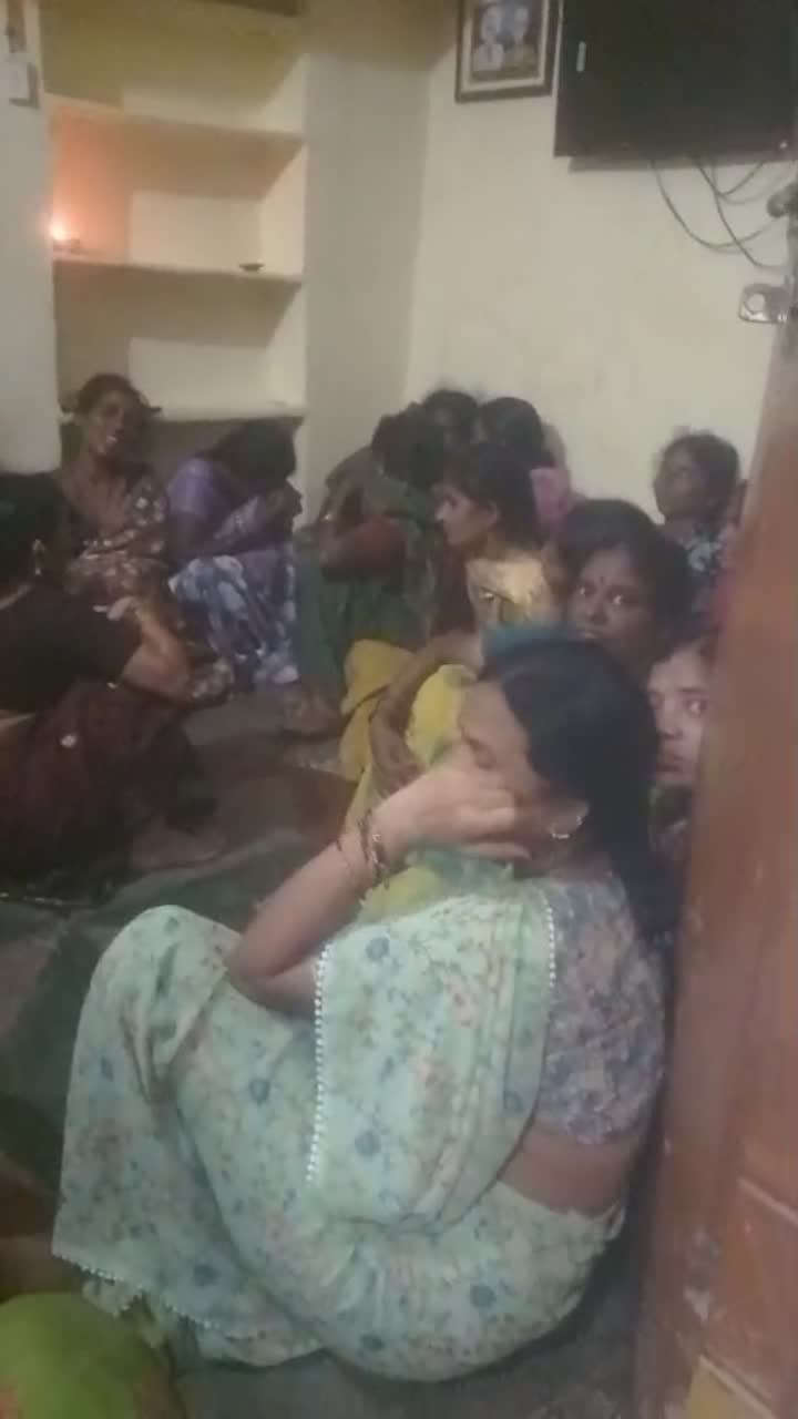 వరుస విషాదాలు.. శోకసంద్రంలో పార్డి (బి) - Udayam