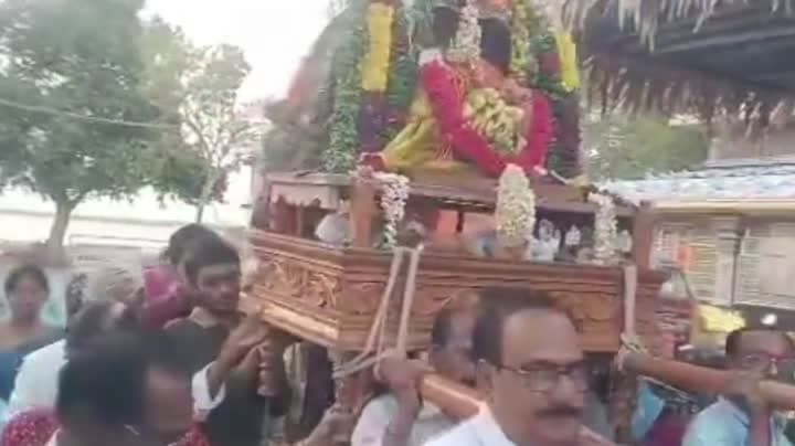వైభవంగా ప్రసన్నాంజనేయ స్వామి పల్లకి సేవ