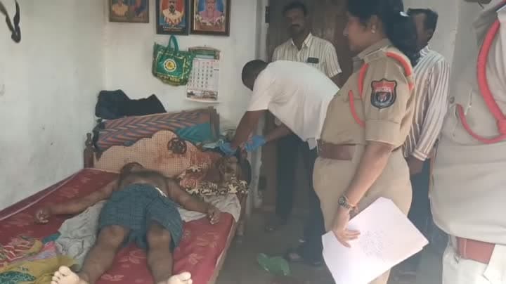 ఇటుకపెల్లతో కొట్టి భర్తను హతమార్చిన భార్య
