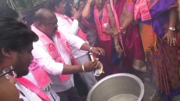 ఉచిత హామీలను నెరవేర్చాలి: బీఆర్‌ఎస్‌ - Udayam