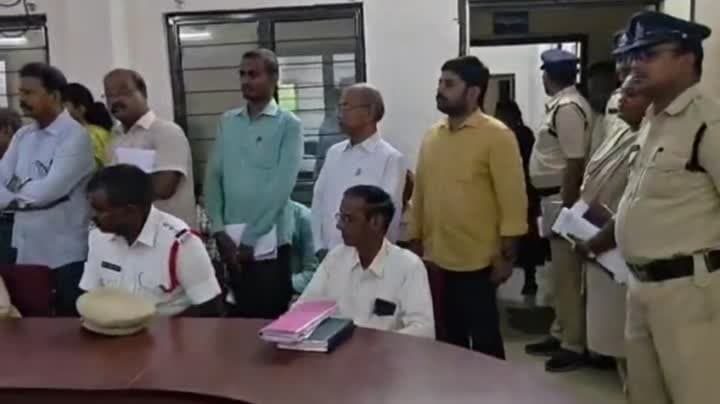 మంగళగిరిలో పలు కేసుల పరిష్కారానికి లోక్ అదాలత్ - Udayam