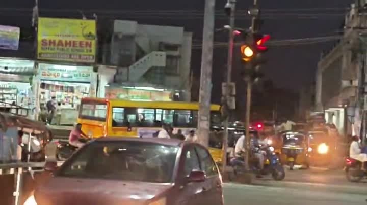 నిర్మల్‌లో అస్తవ్యస్తంగా ట్రాఫిక్ సిగ్నల్స్ - Udayam