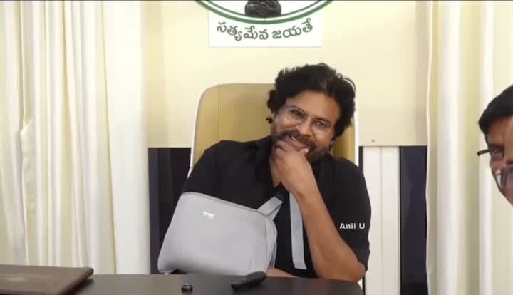 శిలాఫలకాలపై నా ఫోటోలు తీస్తారా? నవ్వుతూ స్పందించిన పవన్ కళ్యాణ్!