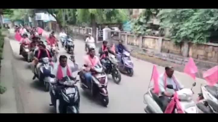నిజామాబాద్ లో బీఆర్ఎస్ నాయకుల బైక్ ర్యాలీ - Udayam