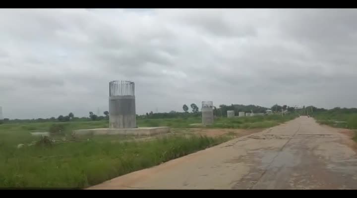 అసంపూర్తిగా బ్రిడ్జి నిర్మాణ పనులు - Udayam