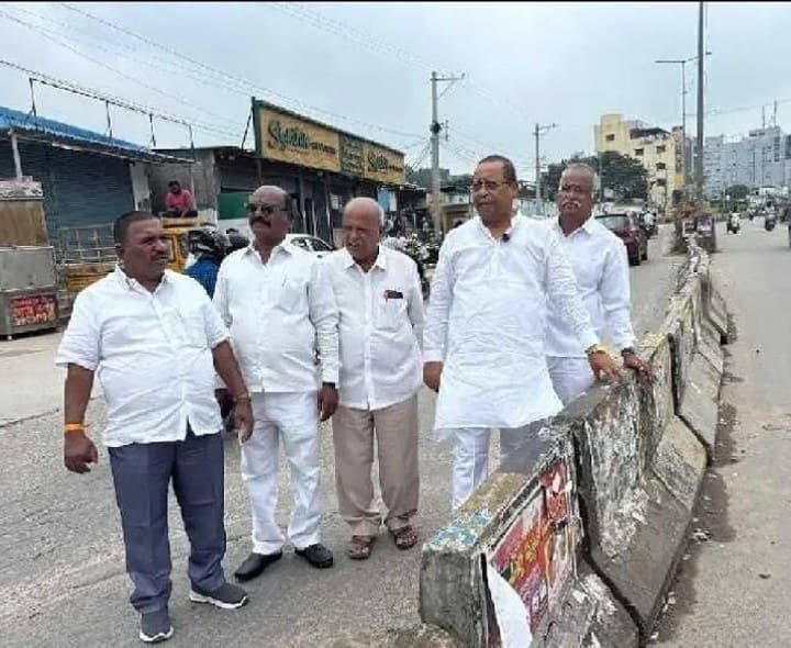 ఆల్విన్ కాలనీలో యూటర్న్ మూసివేత - Udayam