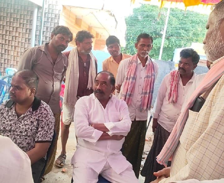 రుద్రప్ప మృతికి మాజీ ఎమ్మెల్యే మీనాక్షి నాయుడు నివాళి