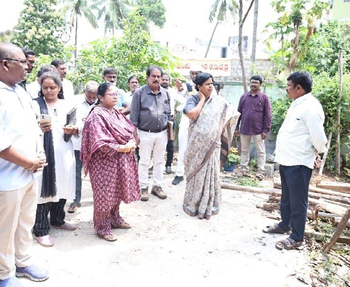 మహిళా రక్షణకు ఒకే వేదిక సఖి వన్ స్టాప్ సెంటర్ - Udayam