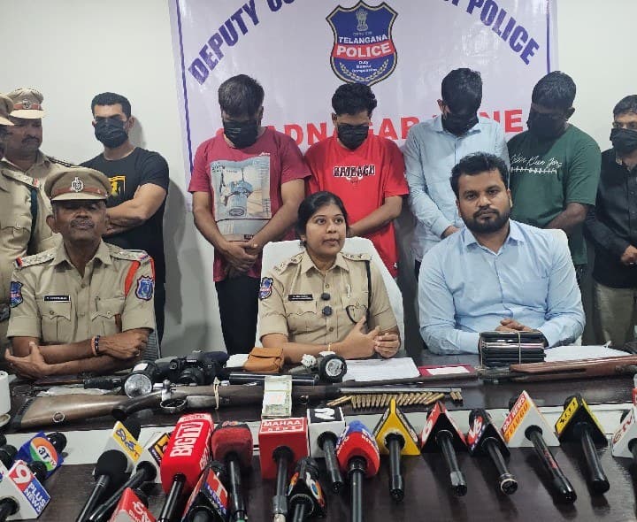 కృష్ణజింకను వేటాడిన తొమ్మిది మంది అరెస్ట్ - Udayam