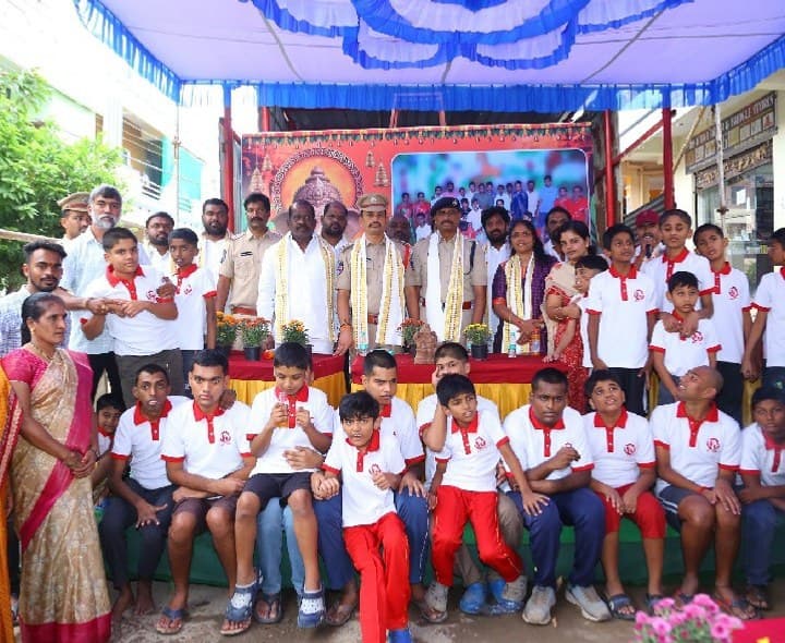 గణేష్‌ ఉత్సవాలపై పోలీసుల సూచనలు - Udayam