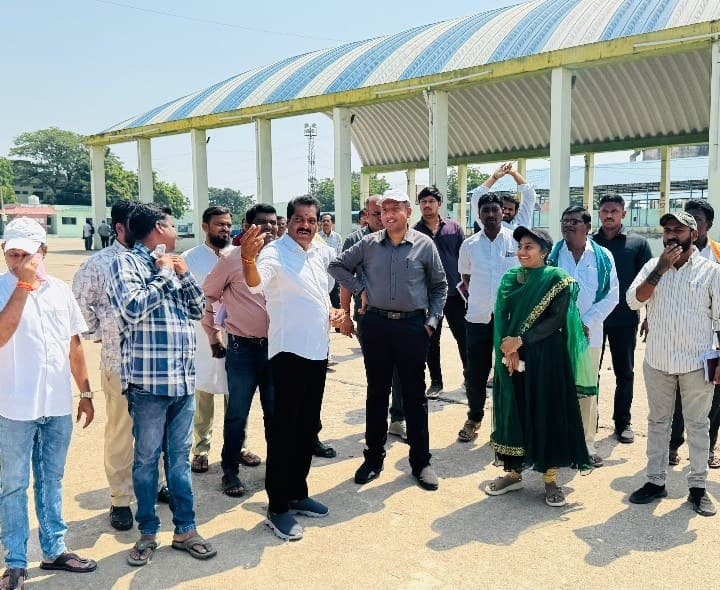 రైతుల సౌకర్యమే లక్ష్యంగా పత్తి కొనుగోళ్లు - Udayam