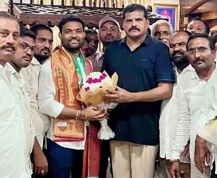 బొత్సతో నెల్లిమర్ల నియోజకవర్గ వైసీపీ ఇన్ఛార్జ్ భేటీ