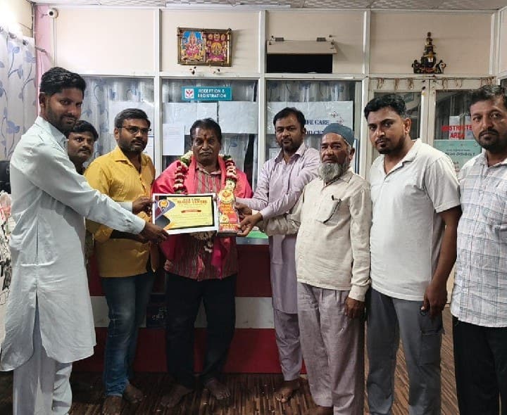 ఆపత్కాలంలో ఆపద్బాంధవుడిగా తోడు నీడనవుతున్న గంగిశెట్టి ప్రవీణ్ కుమార్ - Udayam