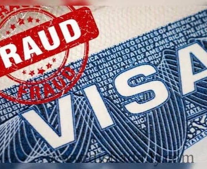 యూకే ఉద్యోగాల పేరుతో రూ.1.77 కోట్ల మోసం