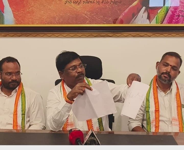 అసంపూర్తి ప్రాజెక్టులకు BRS దే బాద్యత - Udayam