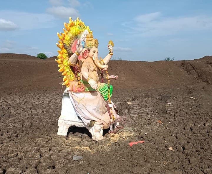 గణేషుడుకు తప్పని నీటి కష్టాలు