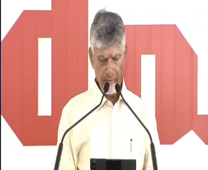 పోలీసు శాఖను అభినందించిన సీఎం - Udayam