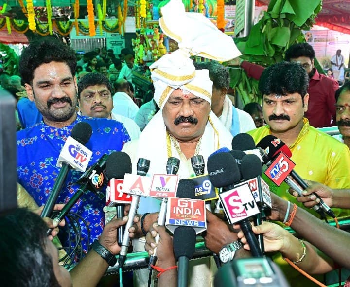 స్థానిక ఎన్నికల్లో ఏకపక్ష విజయం - Udayam