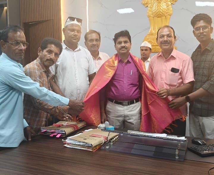 నిర్మల్ అదనపు రెవెన్యూ విభాగం కలెక్టర్ ను కలిసిన నాయకులు - Udayam