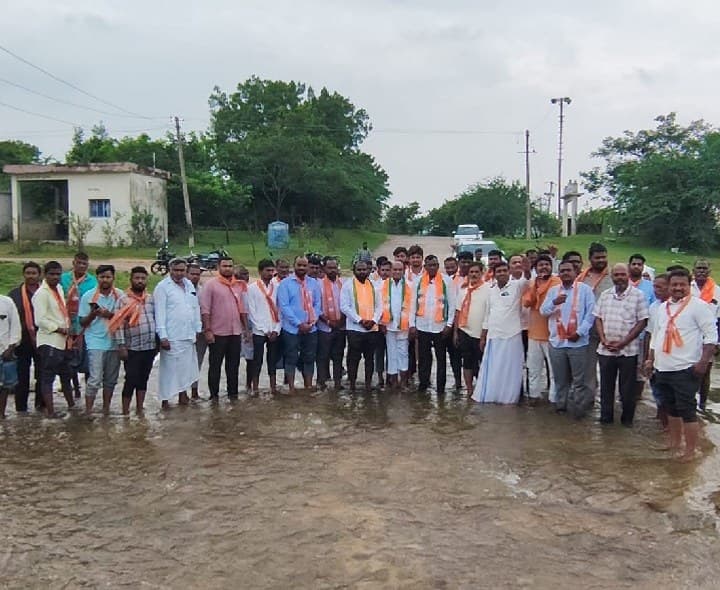 కొండాపూర్ మత్తడిపై బ్రిడ్జి నిర్మించాలి: బీజేపీ - Udayam