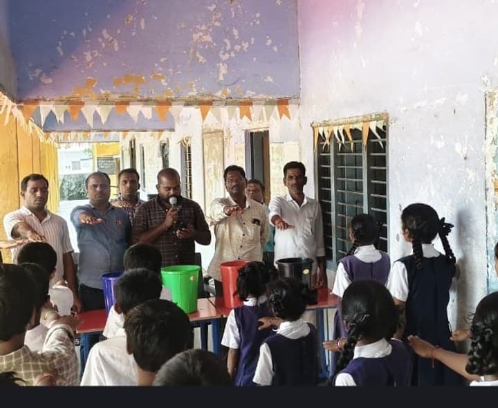 రామడుగు జెడ్పీహెచ్‌ఎస్‌లో స్వచ్ఛత ప్రతిజ్ఞ - Udayam