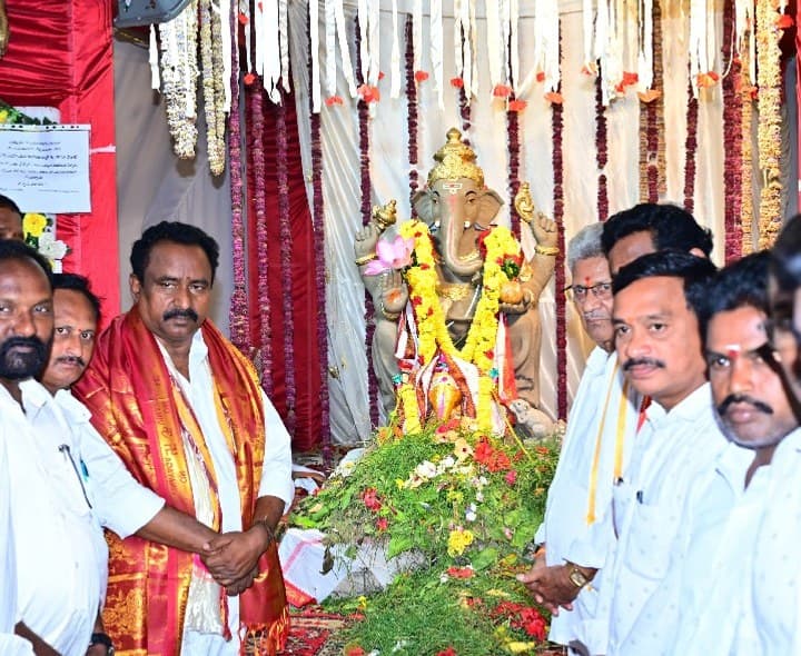 చవితి ఉత్సవాల ముగింపు సందర్భంగా శ్రీ విఘ్నేశ్వర స్వామి ప్రత్యేక పూజలు - Udayam