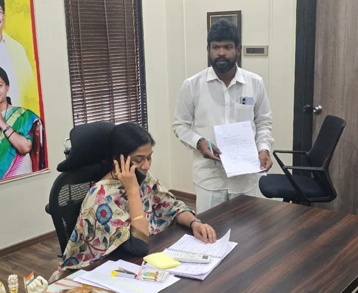 ప్రజా సమస్యల పరిష్కారమే ధ్యేయం - Udayam