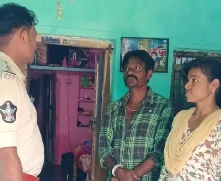 కురుపాంలో ఇంటింటికి మన్యం పోలీస్ - Udayam