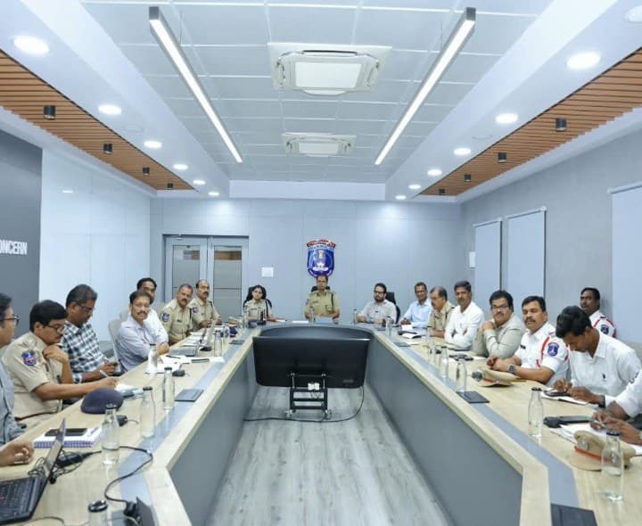 కౌంటర్‌ఫ్లో బీఆర్‌టీ సర్వేపై సమీక్ష - Udayam