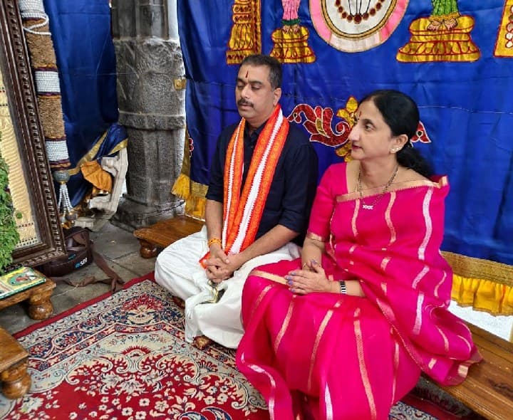 ​సింహాచలంలో స్వామి వారిని దర్శించుకున్న డా. కె. మాధవీలత ఐఏఎస్ - Udayam