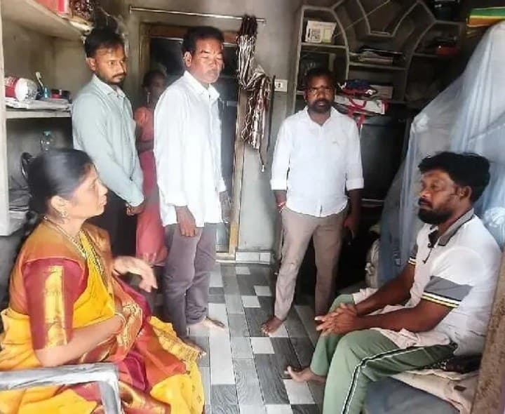 అనారోగ్యంతో ఉన్న బీజేపీ నాయకుడికి ఎమ్మెల్యే పరామర్శ - Udayam