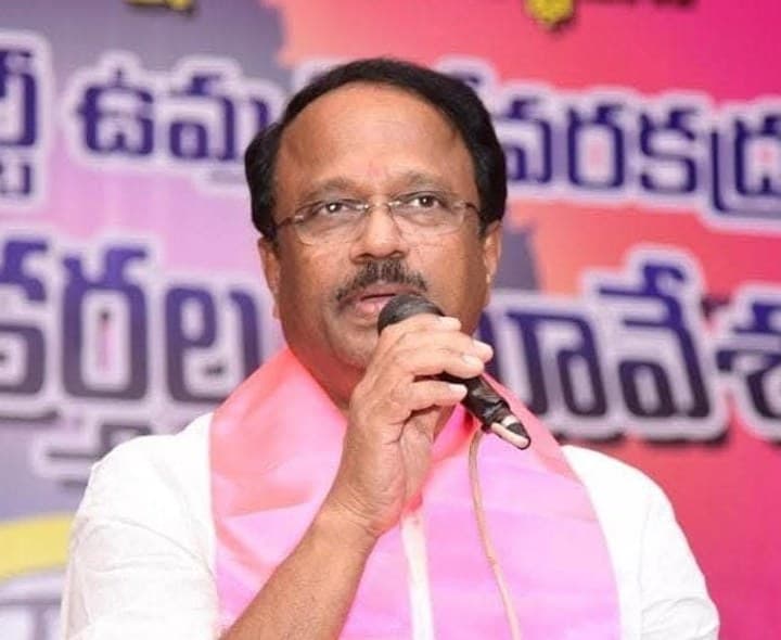 రాజకీయ విమర్శలకు హద్దు ఉంటుంది: మాజీ మంత్రి - Udayam