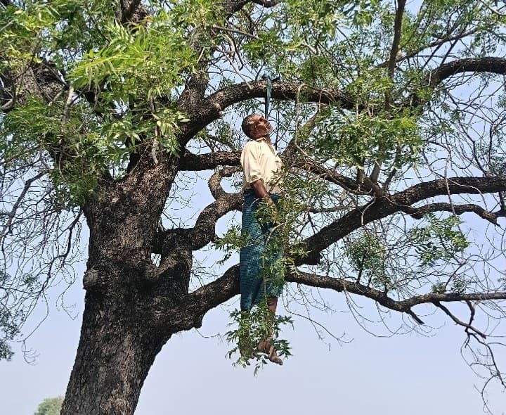 అప్పుల బాధతో రైతు ఆత్మహత్య