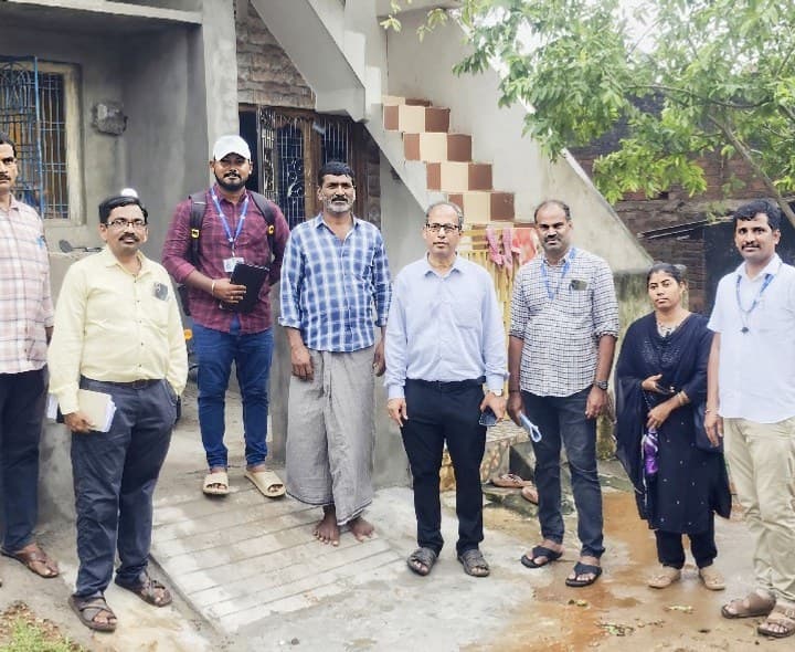 బాహడపల్లిలో సర్వే వివరాలపై క్షేత్రస్థాయి పరిశీలన - Udayam