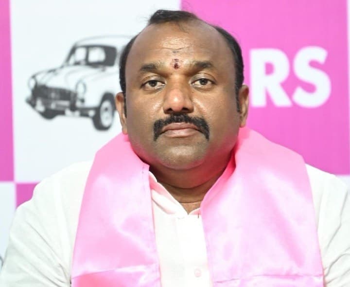 కొత్త రేషన్‌ కార్డులపై సీఎం, మంత్రి ఫొటోలు ఎందుకు?