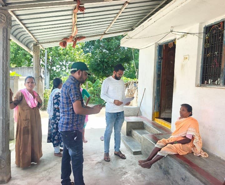 క్షేత్రస్థాయిలో దరఖాస్తుల పరిశీలన - Udayam