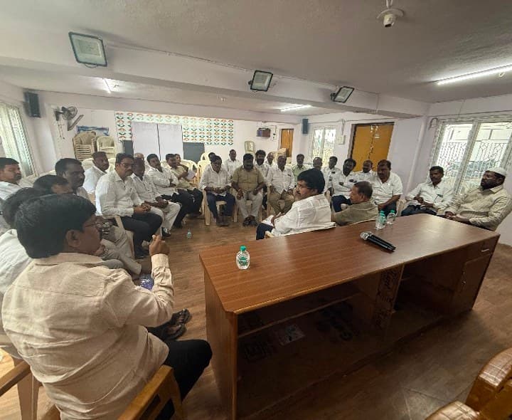 జిల్లా కాంగ్రెస్ కార్యవర్గ సమావేశం - Udayam