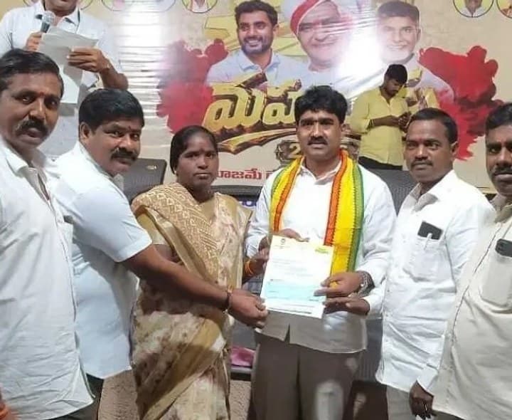 ప్రతి ఇంటికీ అండగా నిలుస్తున్నాం: ఎమ్మెల్యే  - Udayam