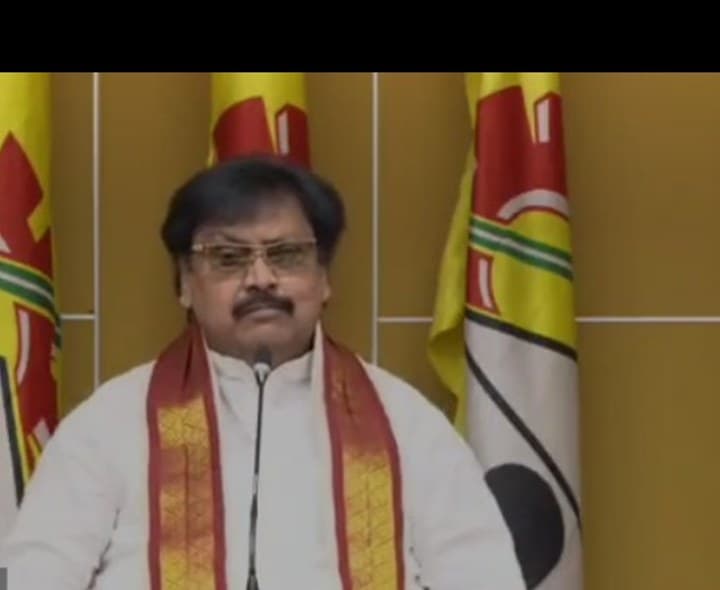 విజయసాయి రెడ్డి అప్రూవర్గా మారాలి - Udayam