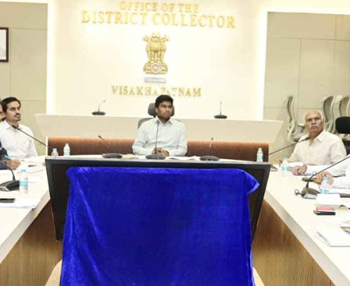 పరిశ్రమల అనుమతుల్లో జాప్యానికి తావులేదు - Udayam