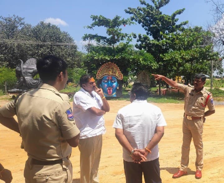 బీరంగూడ ఆలయ పరిసరాల్లో 25 సీసీ కెమెరాల ఏర్పాటు - Udayam