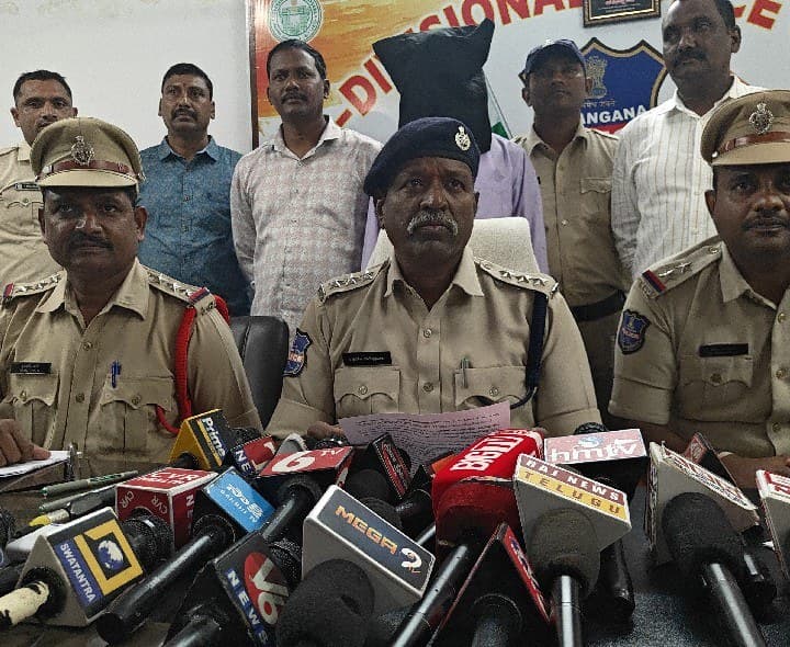 హత్య కేసును ఛేదించిన సిరిసిల్ల పోలీసులు